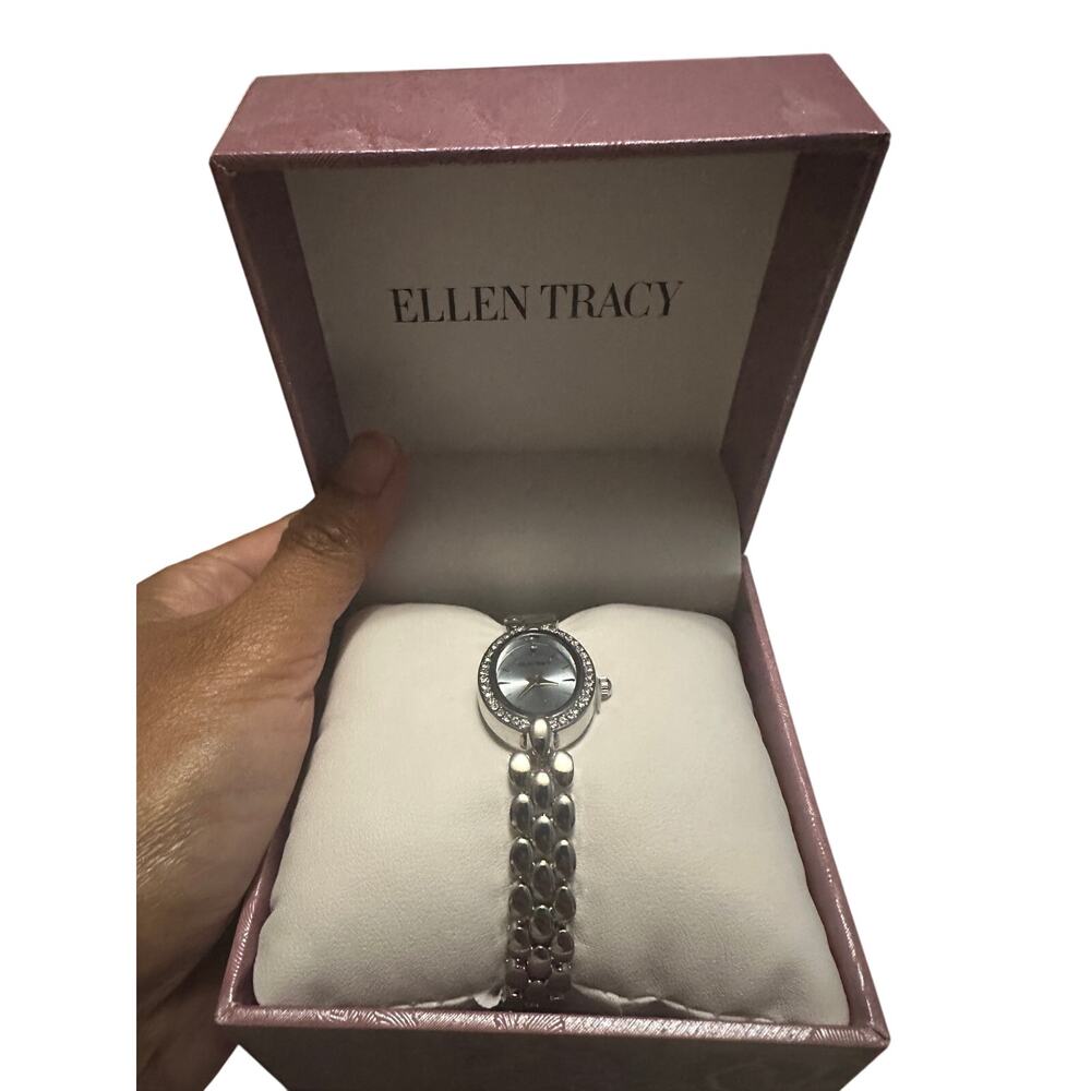 Ellen Tracy Women's Watch Silver Crystal Bezel Oval Dial Bracelet New ET5471SL